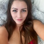 Nana Gouvea Instagram - Good morning! ❤️ Bom dia! ❤️ #nanagouvea #beauty #bomdia #goodmorning #selflove #amorproprio #morena #greeneyes #brunette #olhosverdes