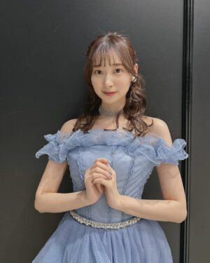Nanami Yamashita Instagram - 初めてこんなドレスを着せていただきました、嬉しかった🩵🪽
ザーリリャオーカラーでとても気分が上がりました💐

会場のみなさん、配信のみなさん
ありがとう📯⭐︎

#グラブルフェス2023
#グラブル