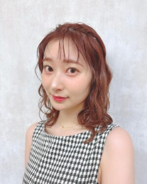 Nanami Yamashita Instagram - 🩶hairmake🌼

お洋服はまきまきの隣にいてお似合いになれるかなーと選んで着てきたよ✴︎♪

#ヘアメイク
#ヘアアレンジ 
#さんちゃん