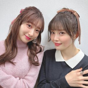 Nanami Yamashita Instagram - ⁡
⁡
大森日雅と山下七海の猫かぶらない、
来月2周年を迎えます💙🌟祝⭐︎
⁡
そこで私たちが出会ってからこれまでの年表を作り振り返れたら嬉しいです♪
私たちについて知っているエピソードをお便りで募集中だよ😋✨
⁡
私も思い出して年表書いてみる！
⁡
そんな次回放送は12/18(月)🐱🐱
特別な招き猫プランも始まりますので、何卒よろしくお願いします⭐︎
招き猫プランについてすでに決まっていることは、
・オンラインお話会🌈
・私たちの手書きお名前入り会員証🤲
まだまだ増えていきます♪
一緒に幸を呼び込みましょう〜〜💫💫💫

猫かぶらないがこれからもありのまま輝いていけますように🪐💥✨💥✨
⁡

ヘアメイクは大感謝さんちゃん🌿♡

#猫かぶ