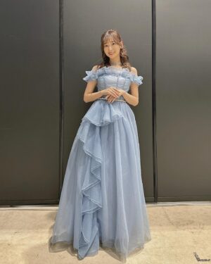 Nanami Yamashita Instagram - 初めてこんなドレスを着せていただきました、嬉しかった🩵🪽
ザーリリャオーカラーでとても気分が上がりました💐

会場のみなさん、配信のみなさん
ありがとう📯⭐︎

#グラブルフェス2023
#グラブル