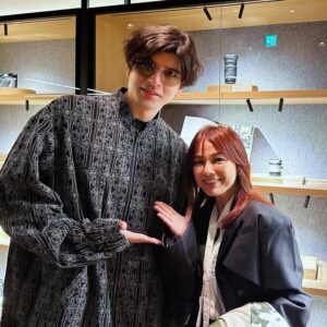 Nanase Aikawa Instagram - Leicaで城田優くんとばったり！
「ライカユーザーなの！？」と聞いたら、お友達のお供て来たそうです😆🌸

いつか、自分で撮った写真で
写真展やってみたいなぁ🌈

写真って楽しいね📷

#ライカのある生活📷