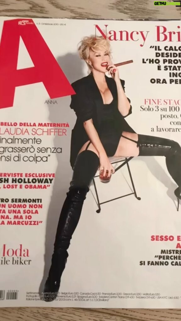 Nancy Brilli Instagram - Giusto qualche cover in ordine sparso. Aprire le scatole col materiale significa trovare quintali di lavoro svolto. Bello, ma è ora di andare avanti #attrice #attrice italiana #tv #covergirl