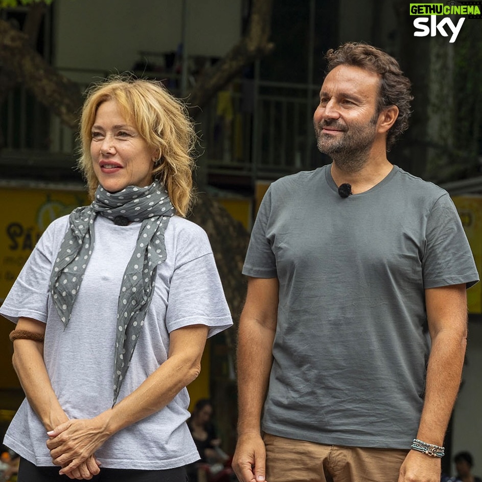 Nancy Brilli Instagram - Vi aspettiamo stasera, alle 21:15, per la 4^ tappa di @pechinoexpress in esclusiva su @skyitalia e in streaming su @nowtvit #BRILLANTI #pechinoexpress