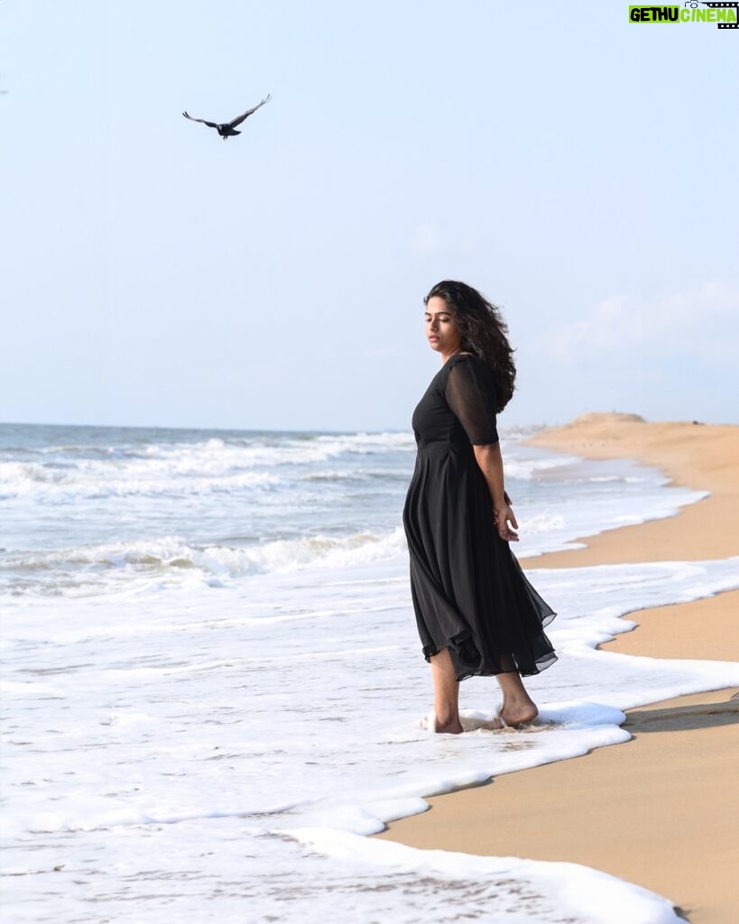 Nandhini Madesh Instagram - Sandy toes and sun kissed nose! 📷 @rkpreetham_photography [ ivalnandhini, ival , nandhini , photooftheday, portrait, portrait photography]