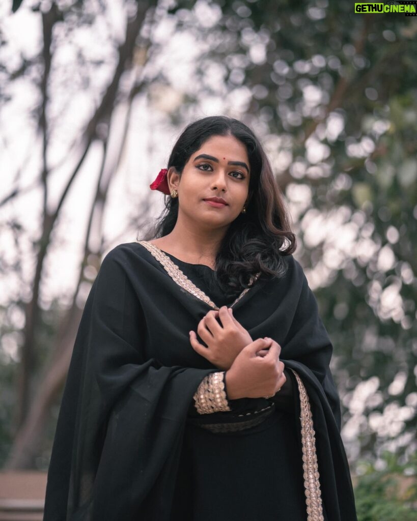 Nandhini Madesh Instagram - 📸 @ajay__photography____ Dress from @_gina_couture #ivalnandhini #ival #nandhini #portrait #photography #photooftheday #black #photo