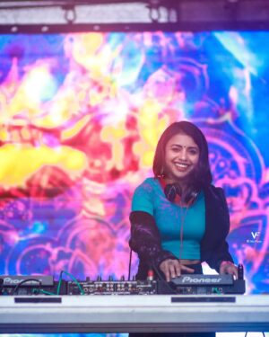 Nandini Sree Instagram - You were absolutely amazing and you made our Holi unforgettable!!!! You had the whole crowd dancing, it was amazing! @_attakkari_ 
📸 @the_viewfinder0_0