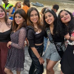 Nandini Sree Instagram - This is the Birthday Surprise by my favorite girls!!!!! 😘😘😘😘 Thank youuuuu for making my day so special... For all the fun...the dance and being so crazy amazing!!!

#nandinisree #londonkaari #birthday #birthdaygirl #ukmallu #ukmalayali #london #londonboatparty