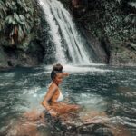 Nani Trinidade Instagram – 1,2 ou 3 ? Je savais pas laquelle choisir. Et toi laquelle aurais-tu choisi ? 
#guadeloupeislands #pinkybloom #cascade #naturephotography