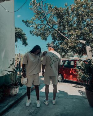 Nani Trinidade Instagram - Je crois que le daddy a validé la nouvelle collection de sa fille. Contente de vous faire découvrir la collection ÉTÉ ! @bebravestore.off