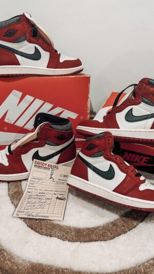 Nani Trinidade Instagram - SNEAKERS ADDICT #sneakersaddict #cop #raffle #sneakers @bebravestore.off #dunk #jordan