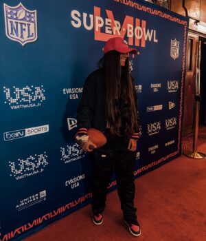 Nani Trinidade Instagram - En direct du SUPER-BOWL 🇺🇸🏈🏈 #Super Bowl #grandrex #sfgiants  #lasvegas