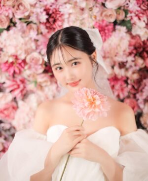 Nanoka Hara Instagram - 6月号PLACOLE＆DRESSYさんの表紙モデルを務めさせていただきました。
初ウエディングドレス！
可愛いドレスばかりで幸せな撮影でした︎☺︎