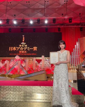 Nanoka Hara Instagram - 第47回日本アカデミー賞
新人俳優賞を頂きました。このような素晴らしい賞を授賞する事ができ、感無量です。

映画｢ミステリと言う勿れ｣に携わる全ての皆様、映画を観てくださった皆様のお陰です。この賞に恥じぬ様、これからも一つ一つの作品に誠実に向き合っていきます。

本当にありがとうございました！

 #ミステリと言う勿れ