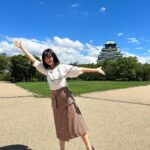 Nanoka Hara Instagram - 「どうする家康」第46回 遂に始まる大坂の陣。今夜8時からです…！ お見逃しなく︎！ 大阪城と一緒に✌️ 初めて実物を観て感動しました。