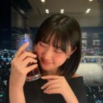 Nanoka Hara Instagram - 2023年、大変お世話になりました。 今年は、人生初めての海外で映画祭に参加させて頂いたり、写真集を出したり、髪の毛を役でバッサリ切ったり、やってみたかったお仕事をやらせて頂けたり、皆様とお会いする機会も作れたり… 沢山の夢が叶った年でした！！ 今まで、年末になるとあちこちで聞こえてくる、1年が一瞬で終わる、という感覚が全く分からなかったのですが、今年は始めてあっという間だったなと感じました。笑 去年よりも忙しく、日々充実した1年を過ごす事が出来て感無量です！いつも応援して下さる皆様のお陰です。ありがとうございました︎☺︎ 来年はよりバージョンアップした原をお見せできる様頑張ります✊ 皆様、良いお年をお迎え下さい！ 写真は20歳の誕生日祝って貰った時の🫶