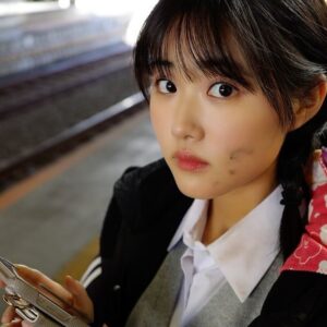 Nanoka Hara Instagram - ふぉとばい、オミくん。

恋わずらいのエリー本日公開！！

たくさんの感想待ってます。
明日は舞台挨拶のライブビューイングもあるので是非！