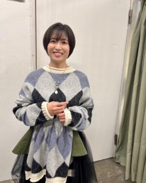 Nao Minamisawa Instagram - 掲載されています💁‍♀️
VISAプラチナ・ゴールドカード会員向け雑誌「VISA」1 2月号
「特集・落語」にて、柳家三三師匠と対談させていただきました。
三三師匠の、「(高座に)本当に何もないから、逆に全部ある。」という言葉が印象的でした。

衣装
トップス、スカート @millanni  @dressunreve 
ネックレス @la_chiave_jewelry 
リング @1dk_jewelryworks