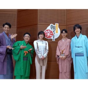 Nao Minamisawa Instagram - 3月をもって、NHK「とっておき！朝から笑タイム」を卒業することになりました🌸

「上方落語の会」から始まり、4年間、上方落語を濃密に楽しませてもらいました。
番組を通して、落語がさらに好きになりました！

応援ありがとうございました。

#あさわら #nhk #上方落語 #らくご男子

衣装
トップス、パンツ @aoiwanaka.official 
パンプス @charleskeith_jp
