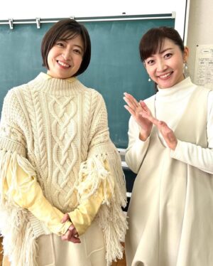 Nao Minamisawa Instagram - 本日オンエア📻
TOKYO FM『nippn ¡hon-yomokka!』

スタジオを飛び出して、葛飾盲学校で公開収録！
フリーアナウンサーの井口玲音さんと一緒に、生徒さんを交えて読書トークしたり、宮沢賢治の「注文の多い料理店」を朗読したり、図書室にお邪魔したり。

その様子をお送りします！
18時半からぜひお聴きください♪
#tokyofm #yomokka @tokyofm_official 

衣装
@u_c_a_official 
靴　@launa_lea