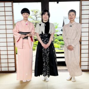 Nao Minamisawa Instagram - このあと9時から📺
NHK Eテレ「古典芸能への招待」に出演します。
文楽の「妹背山婦女庭訓」を深掘りします。
わたしはすっかり沼にハマりました、、

ぜひご覧ください！

#nhk #文楽 #桂二葉 #森西真弓