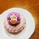 Nao Toyama Instagram - 先日の朝ごはん🍩 floresta×タキシードサムのコラボをやっていたんです！ ペンギンスキーとして心を奪われる可愛さでした✨✨ コーヒーとの相性もばつぐん。 癒されました～ #floresta