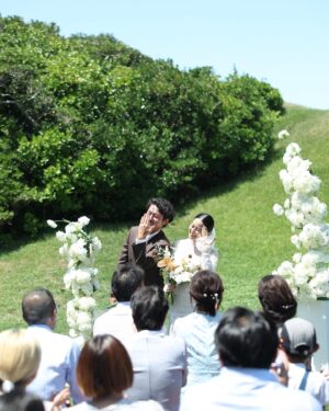 Naomi Lorraine Frank Instagram - .
.
たくさんの笑顔と涙が溢れた
@shidamizuki の最高な結婚式🕊🤍

素敵な美月ちゃんと素敵な旦那様の
お友達達もみんな素敵で、

全空間にハッピーが溢れておりました…🤍

いつも綺麗だけど、
この日は本当に本当に綺麗すぎたよ🥺🤍

美月ちゃん、りゅうちゃんさん、
本当におめでとう🤍

📸　@kaikiyamanaka 
.
.
#happywedding #結婚式#おめでとう#早くみんなでお出かけしたいな#全データの写真から#お気に入りチョイス#涙綺麗すぎ#泣くこと無いよって言われたけど#良くんとばっちり泣きました笑