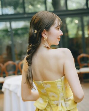Naomi Lorraine Frank Instagram - .
.
式前にボディもフェイシャルも
全部お世話になっていた @onecious895 ✨

式後久しぶりに芸能人ピーリングに
行ったら私のインスタを見て
来てくれた方が多いと
嬉しいことを言ってもらって🥺🤍🤍

お肌が挙式当日ノーファンデでいけるくらい
ツルッツルになる、
芸能人ピーリング¥15,000(税込)が、
私のインスタを見たと言っていただけたら
初回限定¥5,000割引の
価格¥10,000(税込)で出来ます🫶🏻
11/末までの割引だなら
ぜひぜひ今月！！もしくは来月に
@onecious895 のDMにて受付してるみたいなので
是非、一度お試しください😊✨

ブライダルエステでも、日々のお肌ケアのエステでも
とてもとてもオススメです🫶🏻

ちなみに最後の動画はピーリングで
不要な肌の角質が溶けてる証拠動画。笑
久しぶりに行ったから真っ白😂
前こんなにならなかったのに、、笑
継続大事👌👌笑
.
.
#オネシャス#onecious#芸能人ピーリング#エステ#美容#芸能人ピーリング#ブライダルエステ#ピーリング#青山エステ#PR
