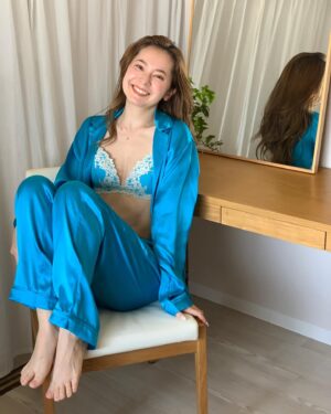 Naomi Lorraine Frank Instagram - .
.
ジェニファー ロペスがグローバルアンバサダーになった
ランジェリーブランドインティミッシミ🌹
@intimissimiofficial × @jlo 

ヘルシーな着心地でエレガントなデザインが素敵✨
テレビCMにも流れてるみたい❣️
.
.
#Intimissimi #インティミッシミ #intimissimigirls #adv