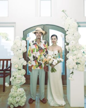 Naomi Lorraine Frank Instagram - .
.
たくさんの笑顔と涙が溢れた
@shidamizuki の最高な結婚式🕊🤍

素敵な美月ちゃんと素敵な旦那様の
お友達達もみんな素敵で、

全空間にハッピーが溢れておりました…🤍

いつも綺麗だけど、
この日は本当に本当に綺麗すぎたよ🥺🤍

美月ちゃん、りゅうちゃんさん、
本当におめでとう🤍

📸　@kaikiyamanaka 
.
.
#happywedding #結婚式#おめでとう#早くみんなでお出かけしたいな#全データの写真から#お気に入りチョイス#涙綺麗すぎ#泣くこと無いよって言われたけど#良くんとばっちり泣きました笑