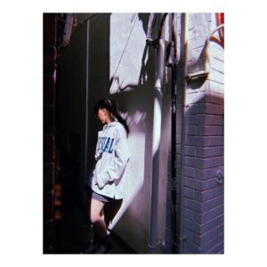 Naomi Payton Instagram - 🧢
・
「Febri」#並行多元ヒロインズ 連載第4回

お洋服… @rna_official_

#RNA #声優 #03 #トレーナー #キャップ #ジャケット