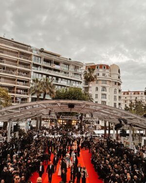Naomi J. Ogawa Instagram - I’m still not over this trip! I had the best time 🤍 
Thank you!

@condenasttraveller @ihghotels 
@carltoncannes @itch_media @festivaldecannes 

And thank you to the dream team.. 
Stylist- @styledbysrh 
Hair- @themanestyle 
Makeup- @emmaobyrne 

Wearing: 
Dress @rachelgilbertau 
Jewellery, @matilde.jewellery 
Shoes, @magdabutrym 
Bag, @mae_cassidy 

A special thank you to… 🤍 
@willfarmer1991 @pinnaclepruk