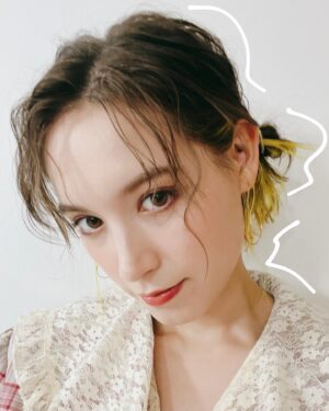 Naomi Trauden Instagram - なんか、頭に小鳥を飼ってるみたい🐥