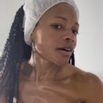 Naomie Harris Instagram - With age 48 just a few months away, I feel so privileged to have been able to embrace aging without the use of any Botox, fillers or cosmetic procedures. The power of good genetics plays a role, as well as the gift of black skin… but there are a few other tips and hacks that help enormously… including regular visits to the miracle worker facialist @keren_bartov and her amazing machines!! Love you Keren ❤️❤️🥰🥰🥰