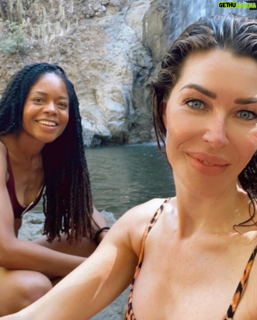Naomie Harris Instagram - Missing you already @jadeh_a ! Thanks for being my #costarican adventure buddy! Travel safely and see you very soon for more adventures!! ❤️❤️🥰