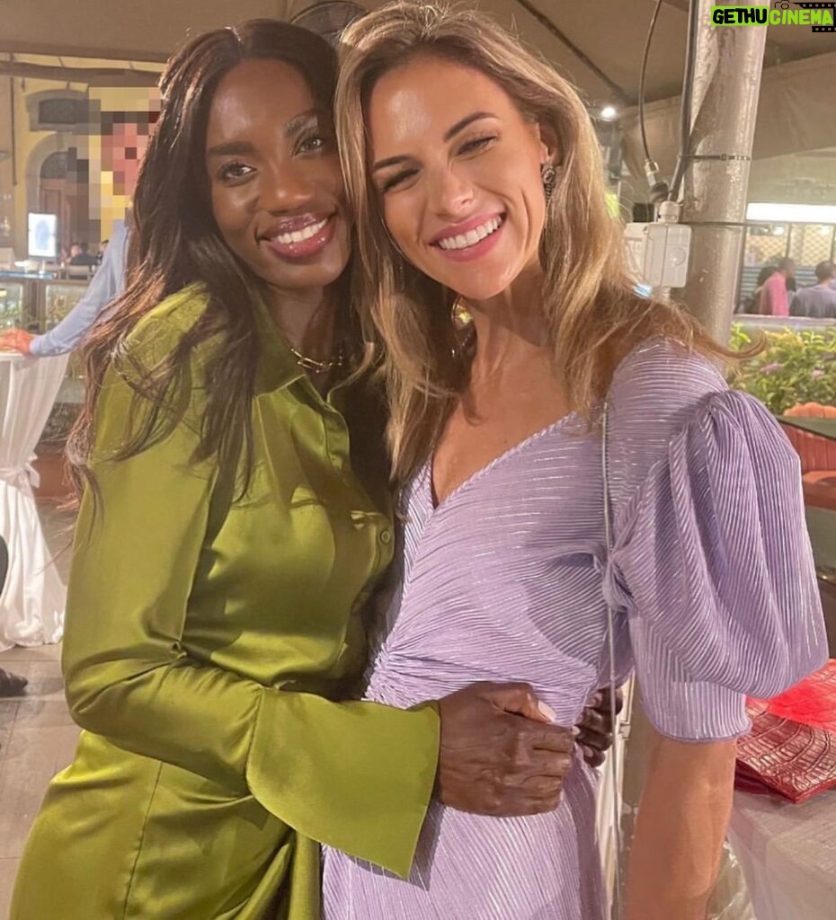 Naomie Harris Instagram - An absolutely magical 3 days spent in #Florence at the stunning hotel @portraitcollectionofficial in celebration of the wedding of the incredible @anatomic28 & JP. Thank you so much @beyondtalentglobal for organising my stay, and for all the staff at @portraitcollectionofficial who went above and beyond to make my stay unforgettable. 🙏🏾🙏🏾❤️❤️