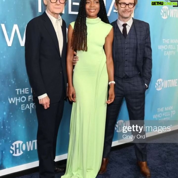 Naomie Harris Instagram - #themanwhofelltoearth is out TODAY!! Streaming on @showtime #Fashion #TB to some of the outfits I wore on the promo tour styled by @alexandracronan for this super special #scifi series staring #chewitelejiofor @jimmisimpson @__joanaribeiro__ @clarkepetersofficial #billnighy @robdelaney #katemulgrew #soniacassidy @marthapimpton and the gorgeous #annelleolaleye