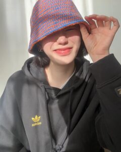 Napassanan Sirindasuphasiri Instagram - หมวกมันจึ้งนะ🤍🍊🫐 @soundratts @soundratts