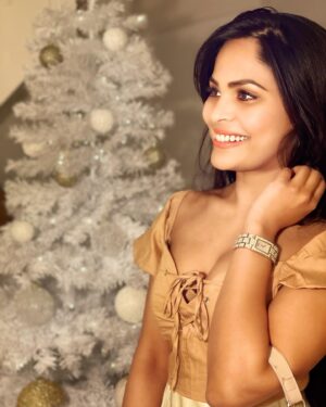 Narvini Dery Instagram - New video on my YT -Channel ♥️ a spl gift unboxing