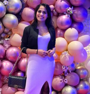 Narvini Dery Instagram - Happy moments 💜 fun-fact purple is my childhood fav color 💜