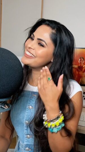 Narvini Dery Instagram - Hope you all will enjoy this female version ,  as much as we enjoyed the original 😍 Best wishes to the entire team of #katchisera #SamyukthaViswanathan #SaiAbhyankkar #thinkmusicindia  Do you like it ?