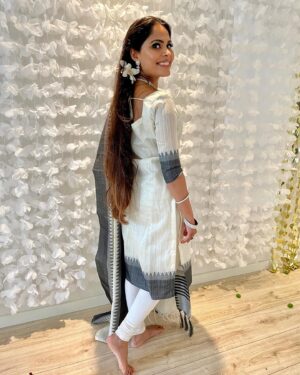 Narvini Dery Instagram - Pidichiruka? Costume by @jeyelegantdesign ( my mom ) picture taken by @mithila_92