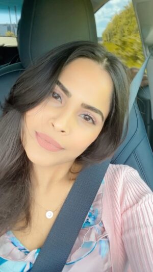 Narvini Dery Instagram - 