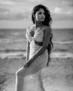 Narvini Dery Instagram - Look back only for the Good memories 😇  Photo by @page7photo