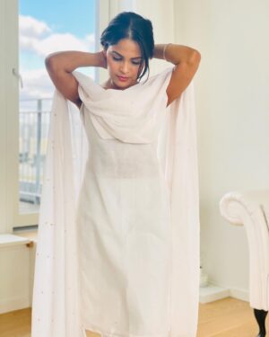 Narvini Dery Instagram - Candid , but take a look the last picture was the only one intentional 🙈 everything else is while I get ready for that one picture 🤗 #candid #candidphotography