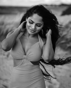 Narvini Dery Instagram - Photo by @page7photo