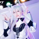 Nashiko Momotsuki Instagram - アプリゲーム「 パニシング:グレイレイヴン」 アイドルカレニーナをコスプレしてみました。 まさかアイドルになれるとは…どうですか？似合ってますか？🙋‍♀️ #パニグレ #カレニーナ #パッションコール #PR ▼「パニシング：グレイレイヴン」DLはこちら https://pgrjpdeeplink.onelink.me/hQpR/aixi8rim" Twitterには別カットも載せてあるよ見て〜🙋‍♀️ https://x.com/nashiko_cos/status/1777985537049256019?s=46&t=AmFRo94vrlcRljKVT_u3-w