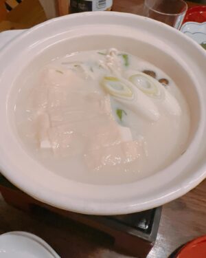 Nashiko Momotsuki Instagram - いこまちゃんと1泊2日の京都デート♡1995年生まれ組〜✌️

美味しいもの沢山食べて、沢山神社まわってお参りして、御朱印集めもデビュー✌️

#君ゆき 撮影中のひろやにも会った。残りの撮影も頑張ってな✌️

#桃月なしこ #なしこたそ