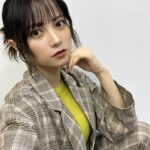 Nashiko Momotsuki Instagram - #週刊ビッグコミックスピリッツ 表紙記念イベントありがとうございました☺︎ ポケモン好きがこうして仕事に繋がっていってよかったねってたくさんの人に言ってもらえて嬉しかったです！ 今日はニャオハを意識して緑衣装にしました。リモチェキはセットアップだよ〜届くのお楽しみに🤭 #桃月なしこ #なしこたそ