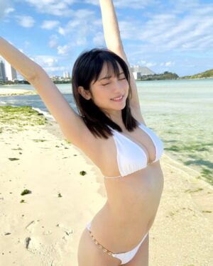 Nashiko Momotsuki Instagram - 私表紙の #ヤングマガジン 発売中

4/14(日)にはサイン会もあるよ。金髪姿リアルで会える最後のチャンスっす、多分

ぜひ来てね、リモチェキもあるよ

ちなみにこの写真は気持ち〜！じゃなくて、目開かね〜！って言ってます眩しくて

https://passmarket.yahoo.co.jp/event/show/detail/01n4c7wy9wn31.html

#桃月なしこ #なしこたそ
#ヤンマガ
